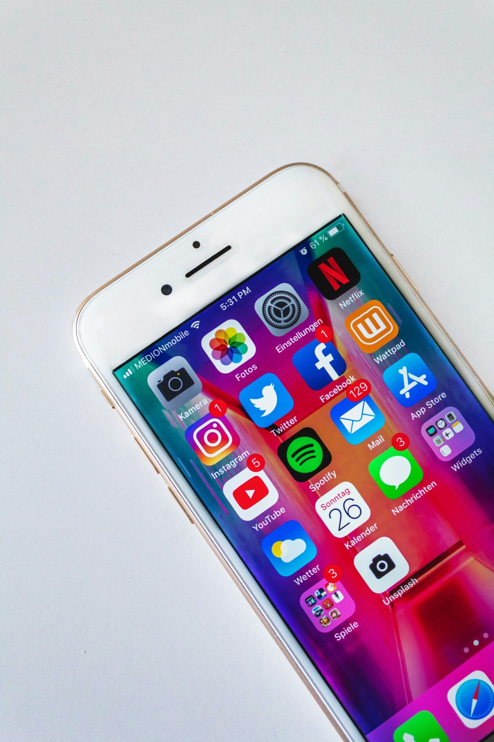 The Influence of Social Media on Relationship Perceptions and Expectations
